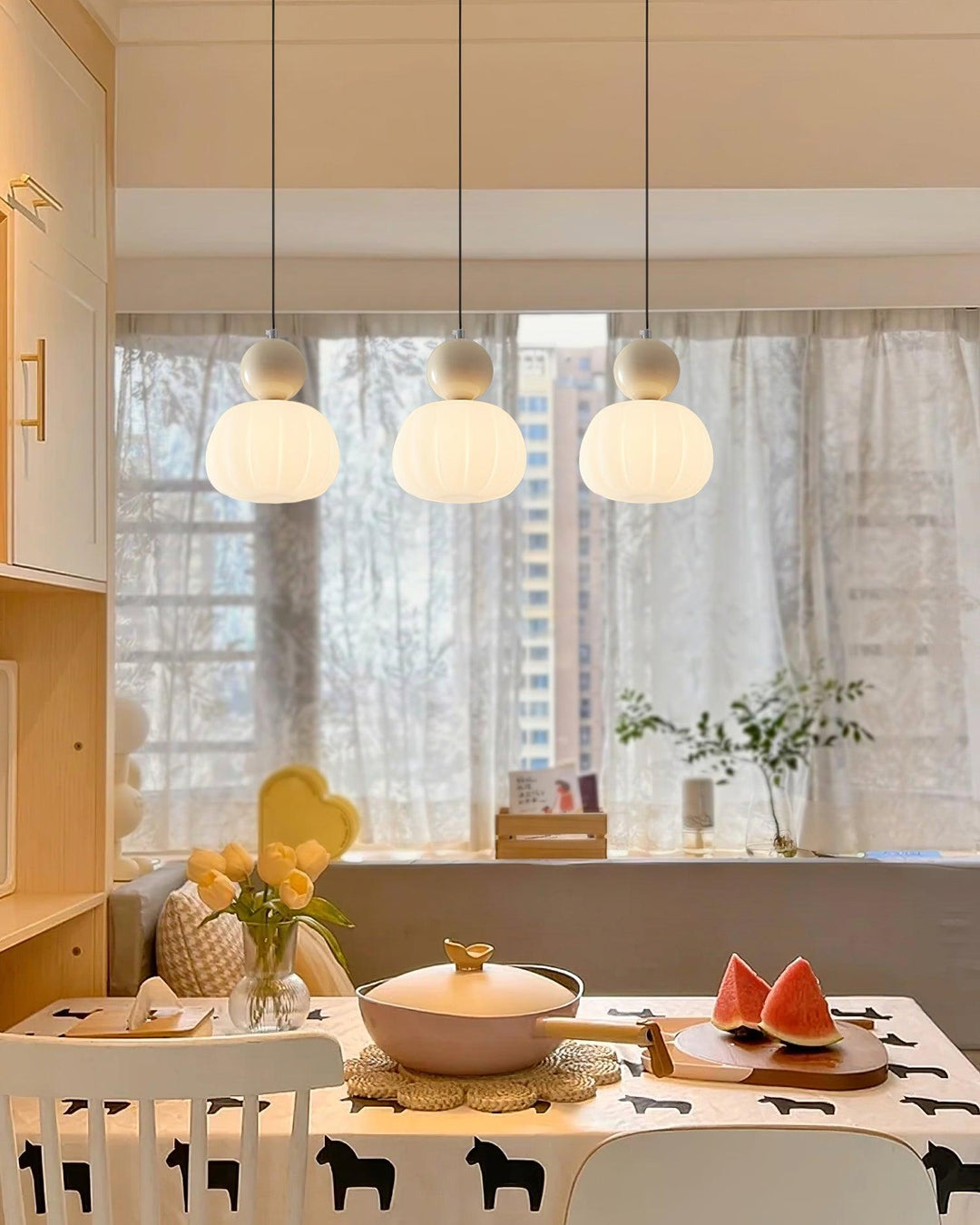 Yedra Pendant Lamp | Organic Round Acrylic Design